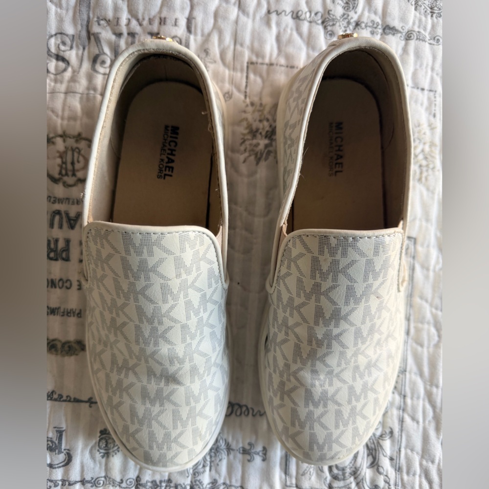 Michael Kors MK Monogram Slip On Sneakers Cream Logo Print Skate Shoes Womens 3